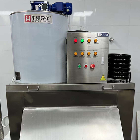 500公斤和1吨片冰机交付广东深圳某自助餐厅