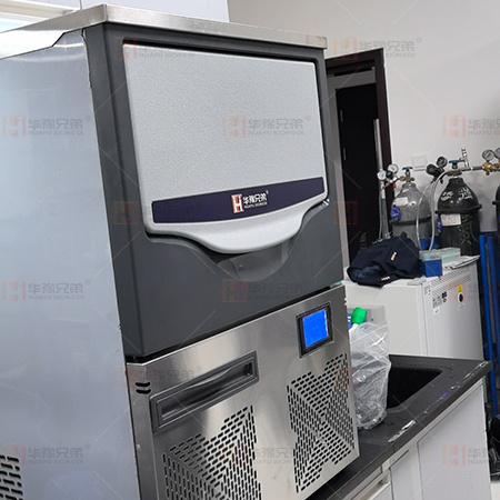 180公斤雪花制冰机交付郑州某大学药学院